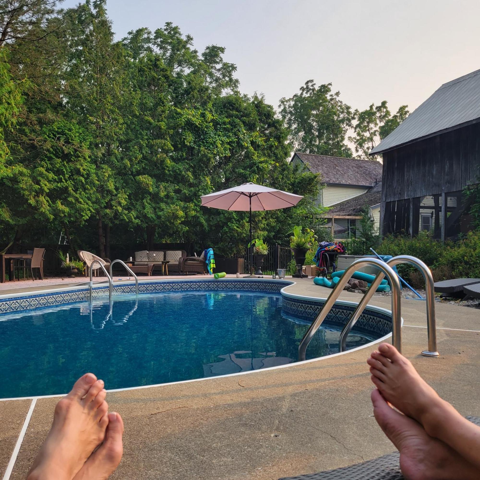 The Walnut Grove Bnb Harrow Ngoại thất bức ảnh